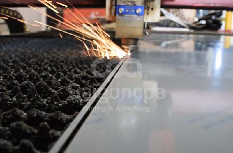 Nhận cắt laser kim loại tphcm với máy cắt Laser Fiber