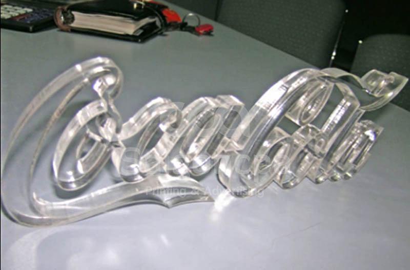 Địa chỉ nhận cắt chữ mica giá rẻ - lấy liền tại TPHCM