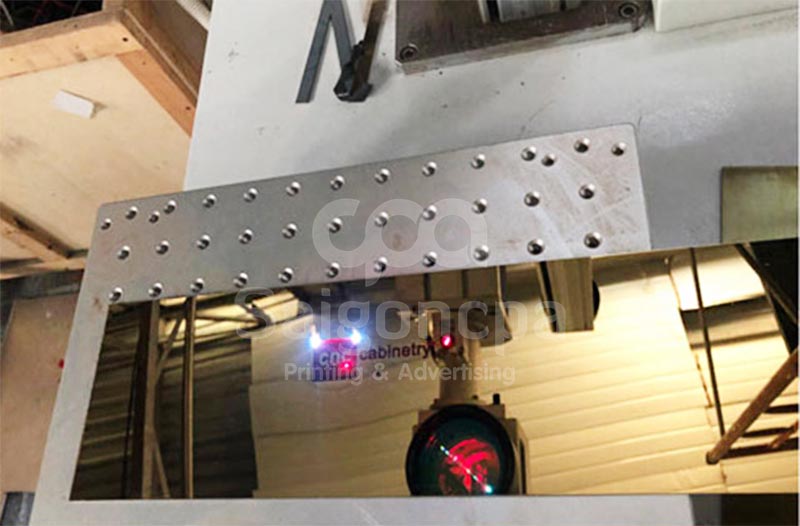 Phương pháp gia công bằng tia laser trong ngành cơ khí