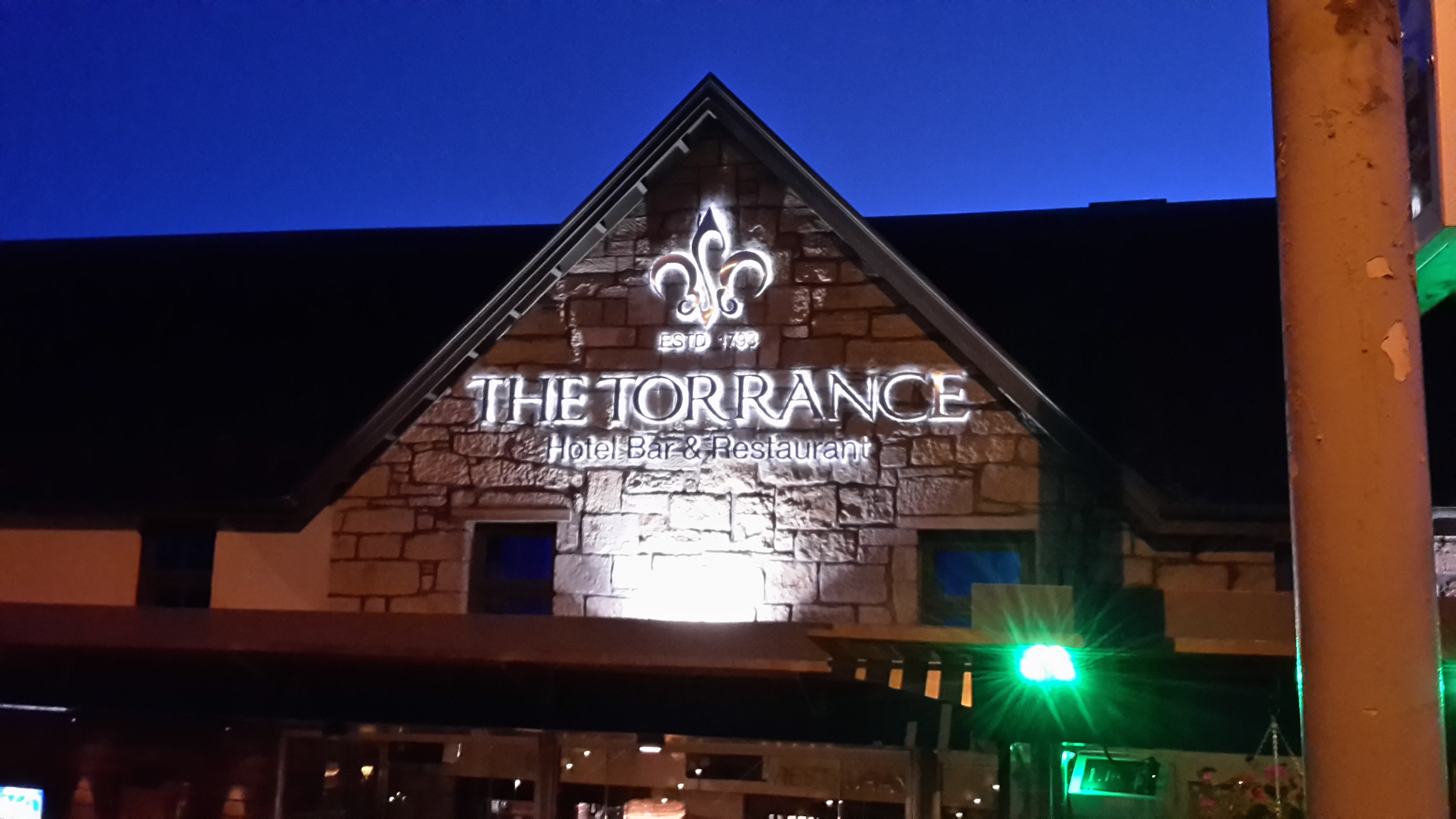 Bảng Hiệu Khách Sạn