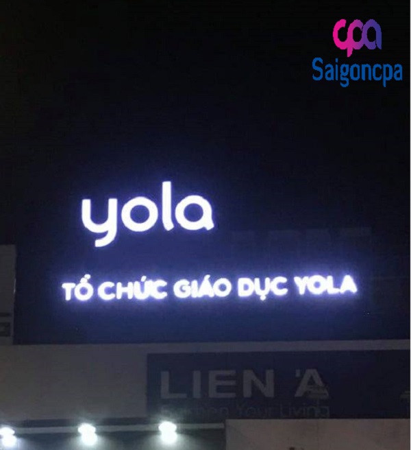 thi c&ocirc;ng biển quảng c&aacute;o