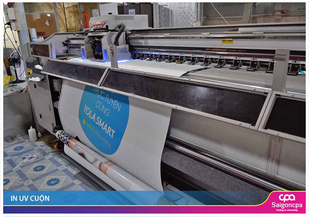 In uv cuộn với bạt hiflex