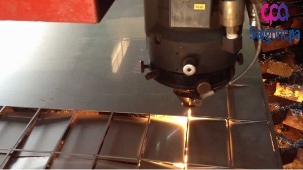 gia công cắt laser HCM1