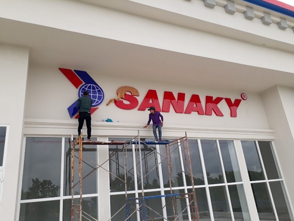 Thi công biển quảng cáo chuyên nghiệp với giá rẻ tại TP.HCM