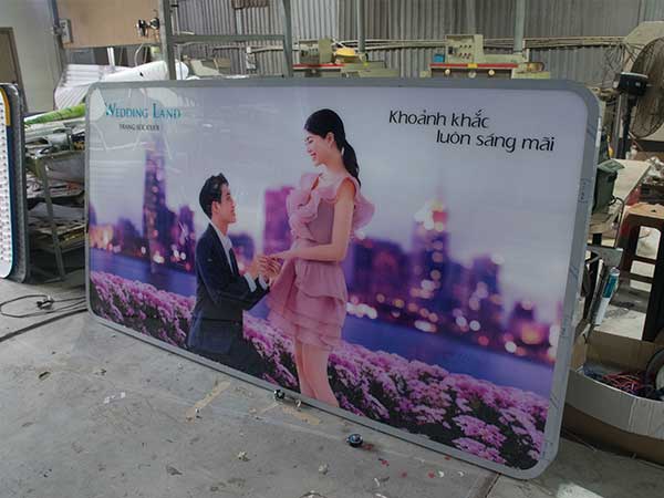 In UV lên mica có điểm gì nổi bật